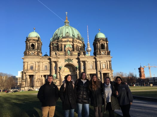 A group of AIFS students.
